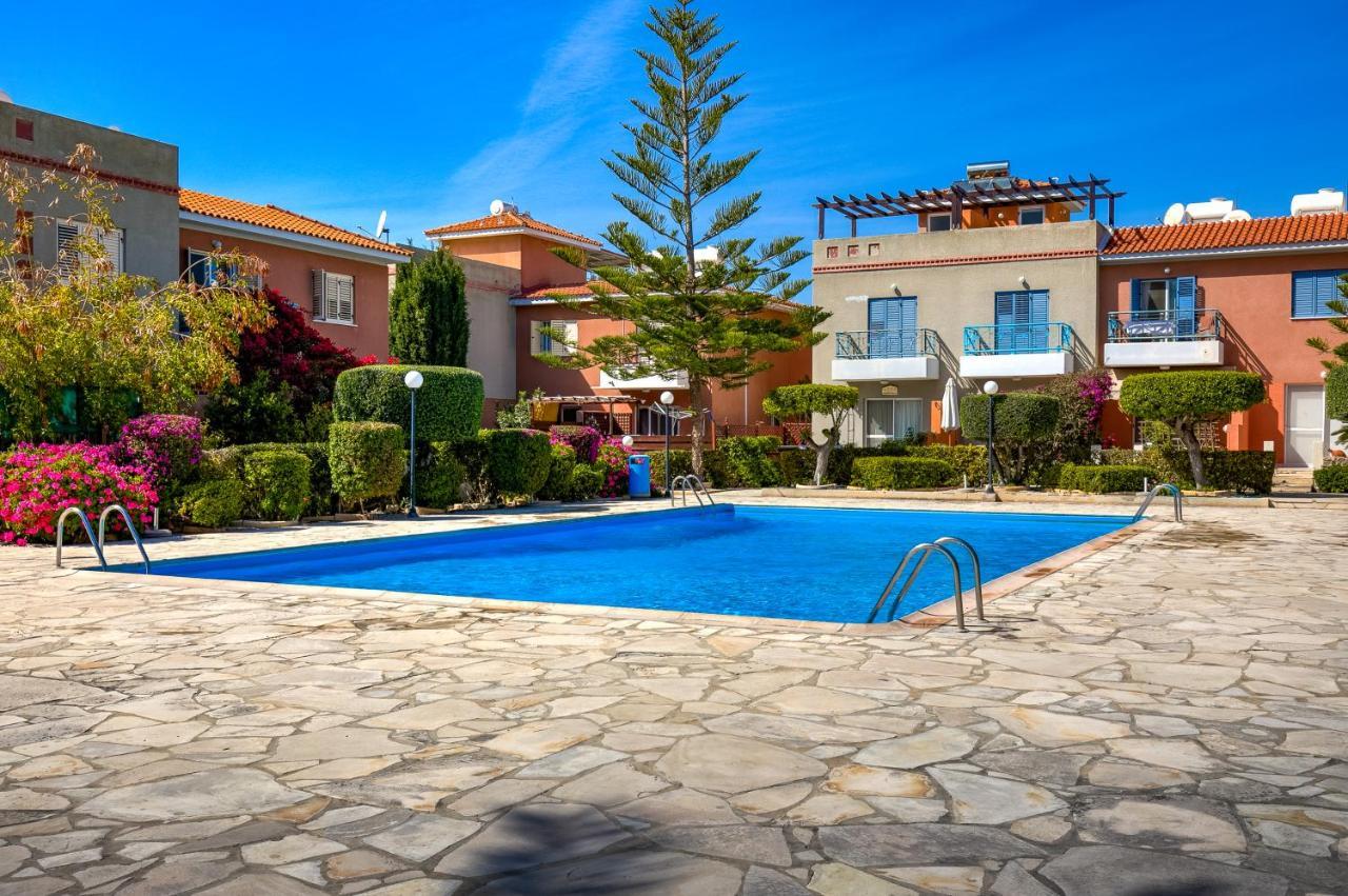 Antonia'S Palace Rooftop Jacuzzi Stunning View Paphos 外观 照片